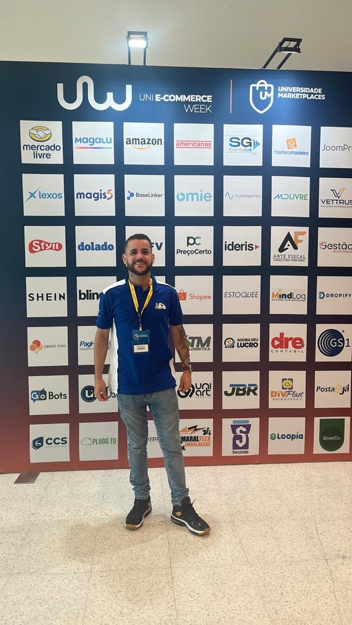 Felipe Viveiros em evento